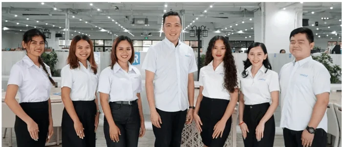 QQEnglishの集合写真