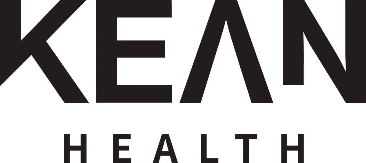 白背景に黒い大文字で「KEAN HEALTH」と書かれたロゴ画像です。シンプルでモダンなデザインが特徴で、健康関連の企業やブランドを示唆しています。