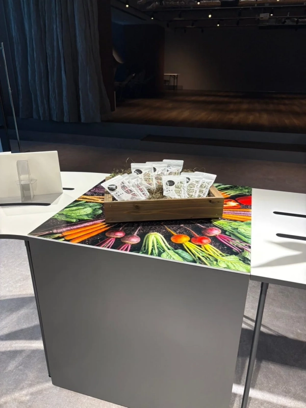 飲む粉野菜 ポップアップストアの商品展示