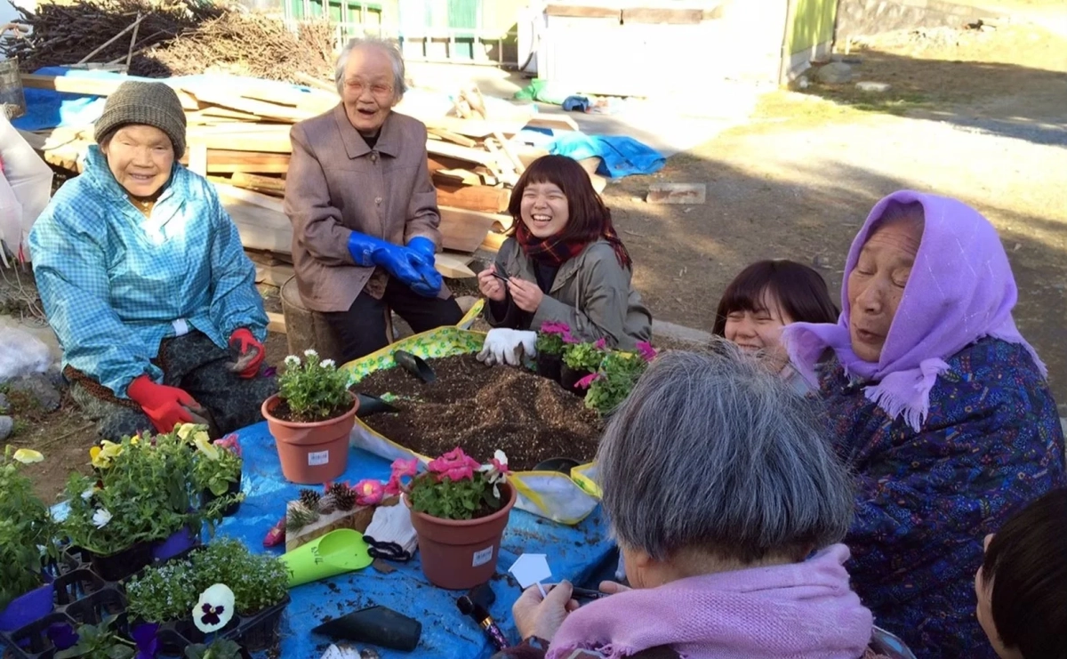 ガーデニングを楽しむ人たち