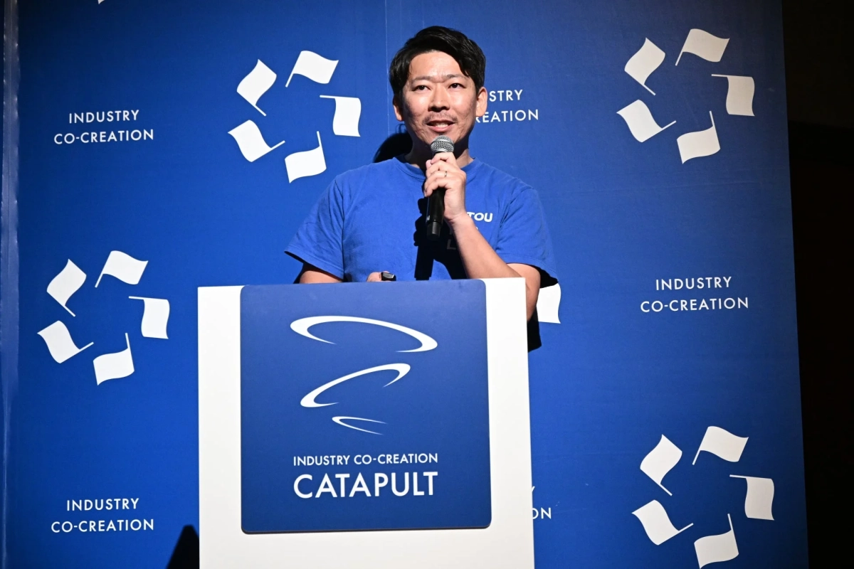 プレゼンテーション中の男性