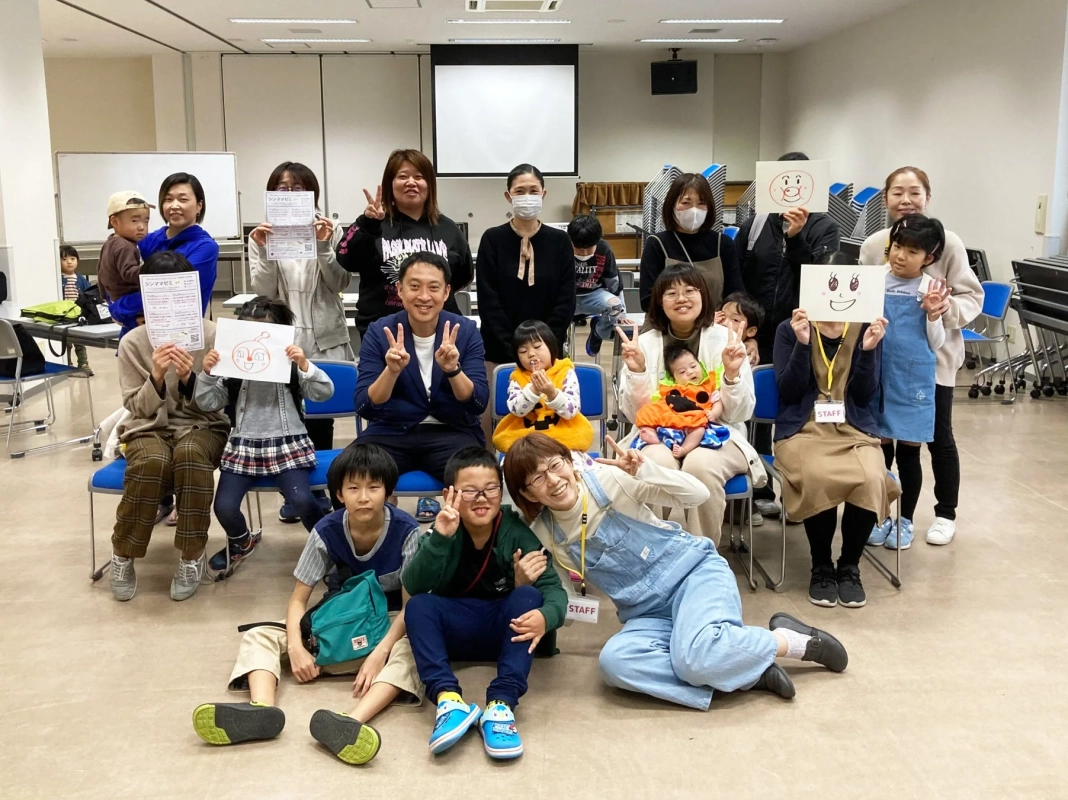 シンママゼミ参加者とスタッフの集合写真